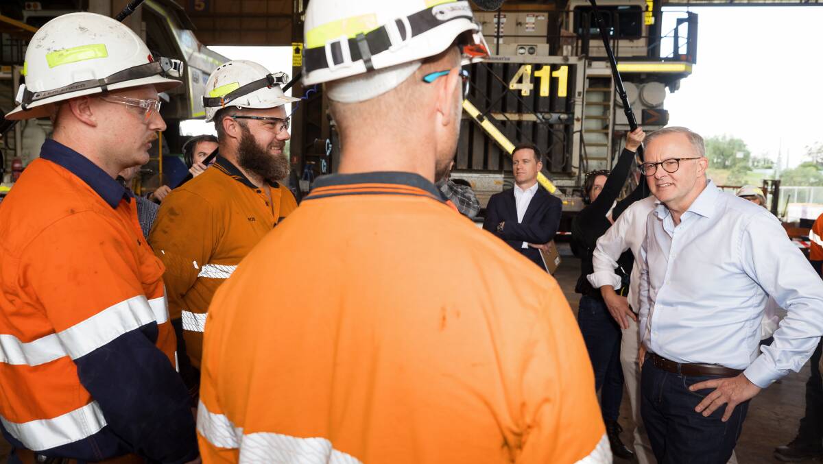 Anthony Albanese visits the Mount Thorley Warkworth Mine outside Singleton during the campaign. Picture: Sitthixay Ditthavong